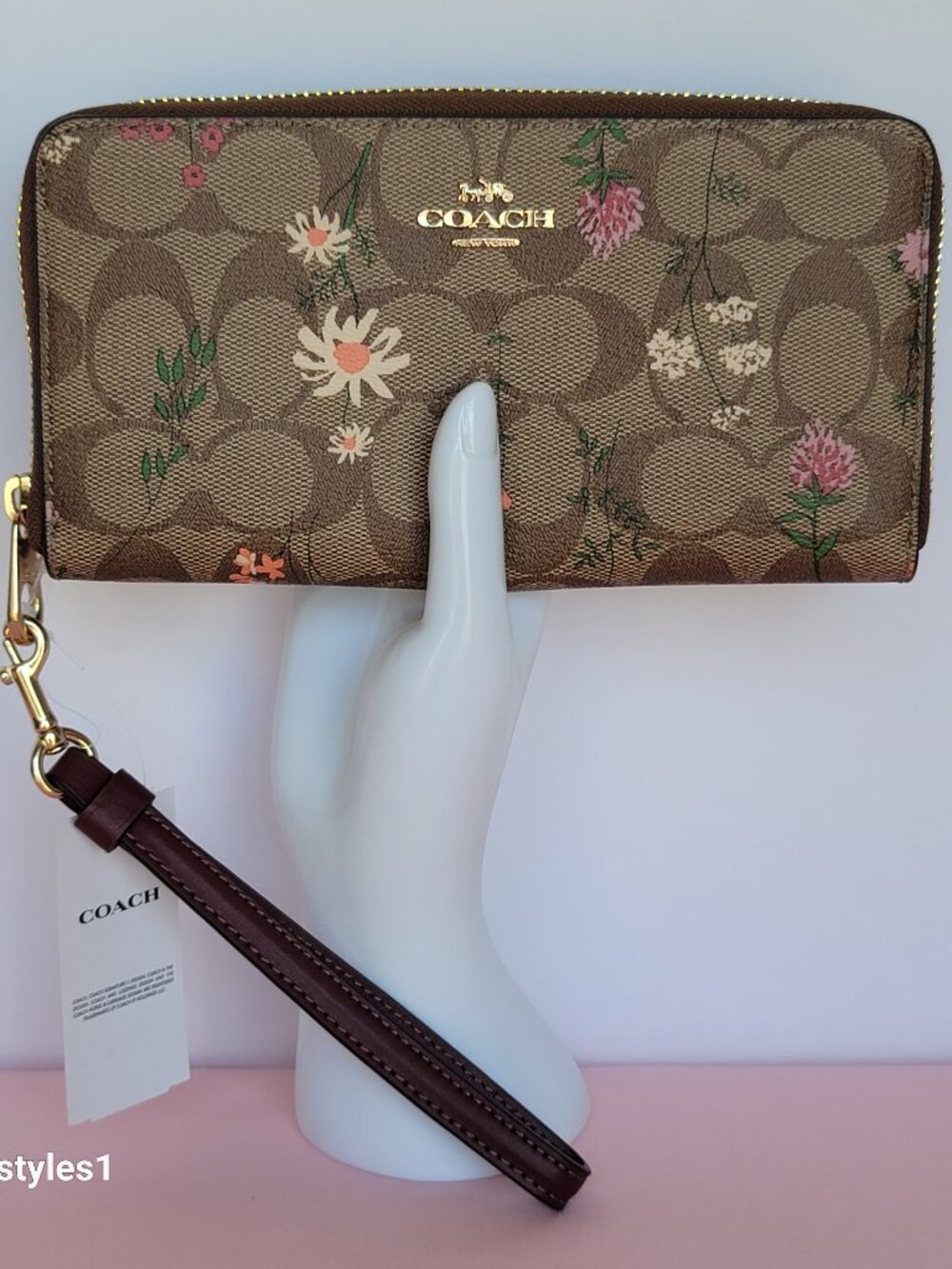 COACH Signature Canvas With Wildflower Print Zip-Around Wallet/Wristlet-Khaki M⭐